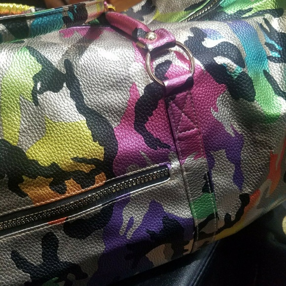 Unique Duffle Bag - Picture 3 of 4